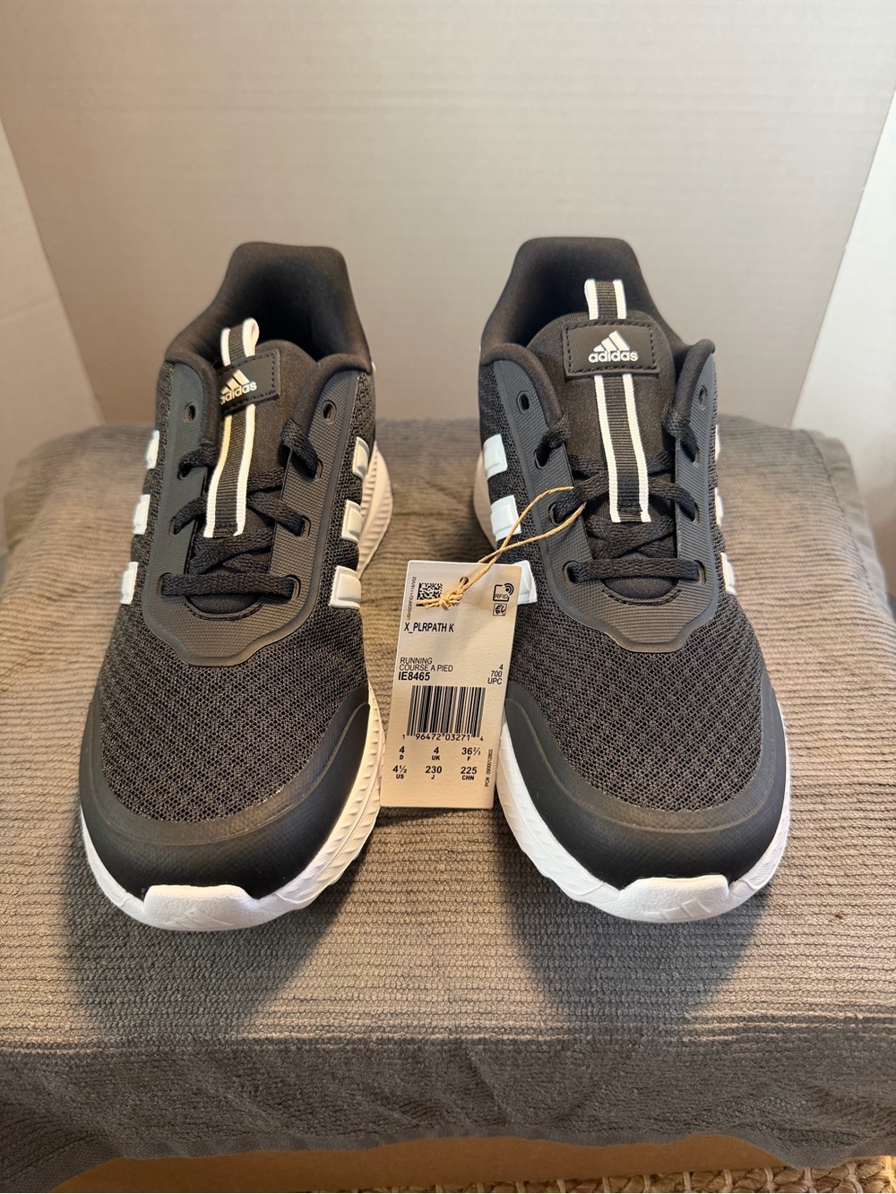 Adidas Runfalcon / Running Shoes Youth 4.5Y (equivalent to Women’s 6) NWT